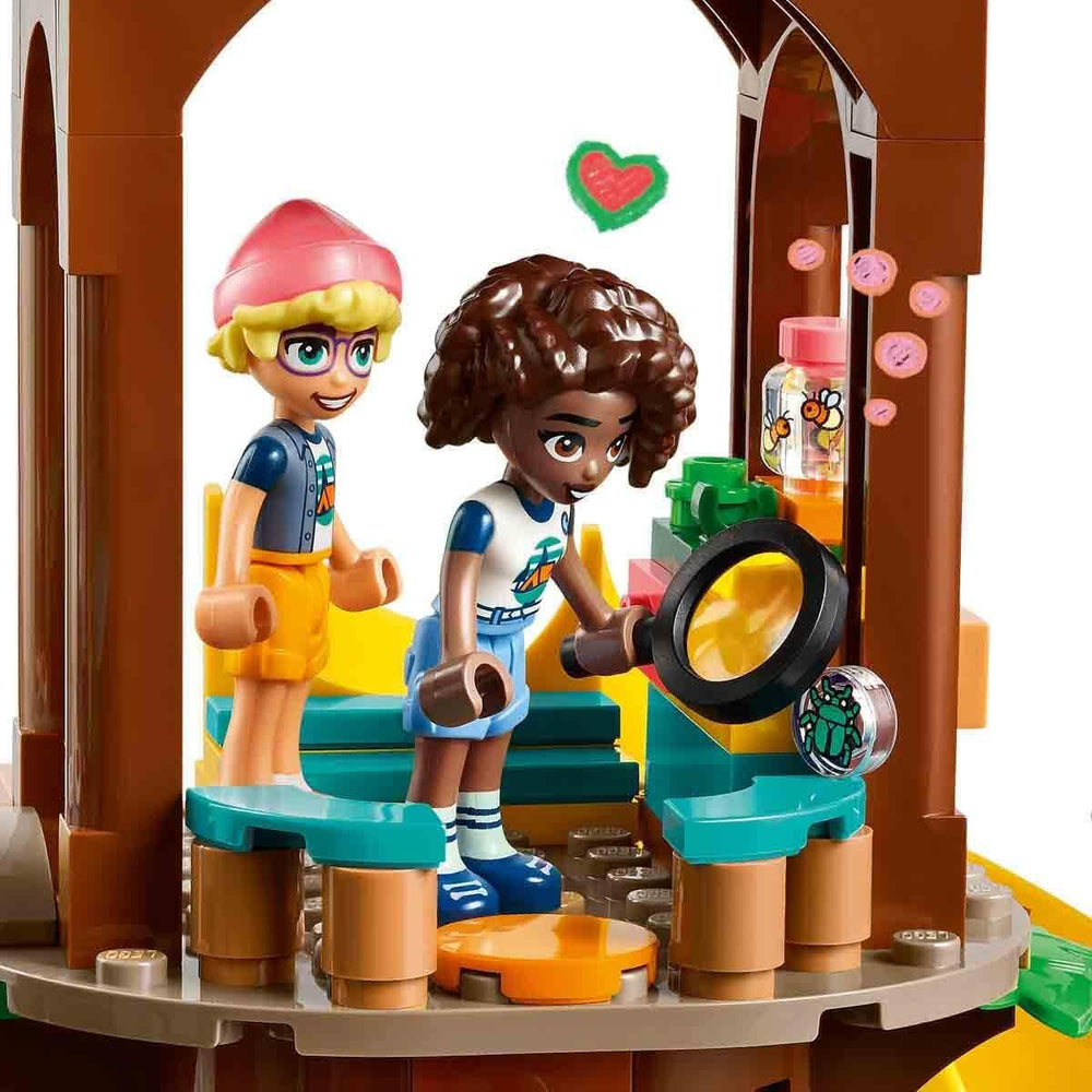 LEGO Friends Casa sull'albero al campo avventure, set da gioco per ragazze e ragazzi da 8 anni con 5 personaggi e 5 animali, idea regalo per giochi creativi, giocattoli sportivi, casa delle bambole 42631 Set da costruzione Besuche den LEGO-Store