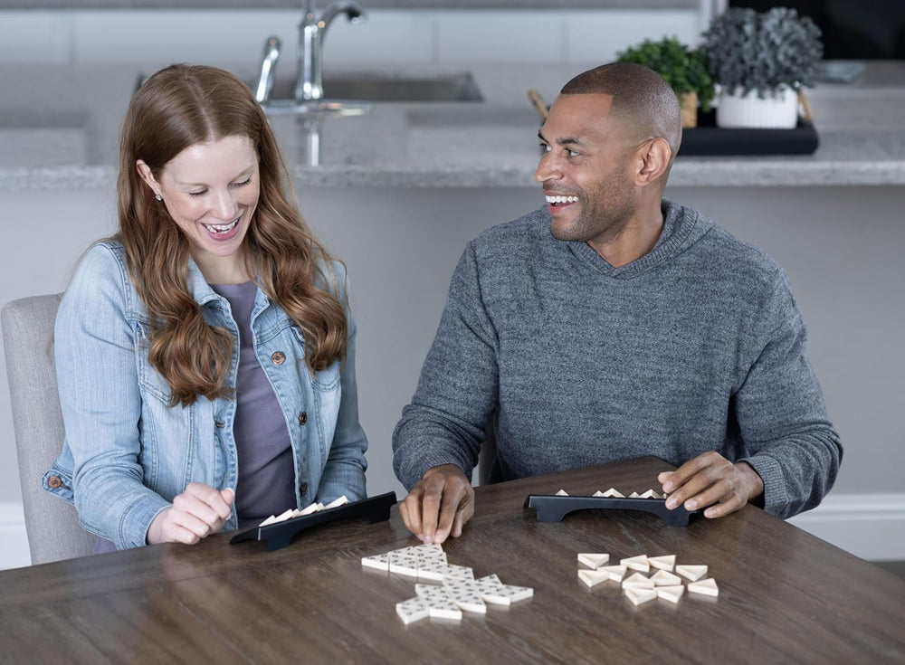 Goliat - Triominos Classic - Joc de societate popular pentru tineri și adulți de la 6 ani - Distracție în familie și joc de petrecere pentru 2-4 jucători - Cu tactici și strategii pentru copii și adulți