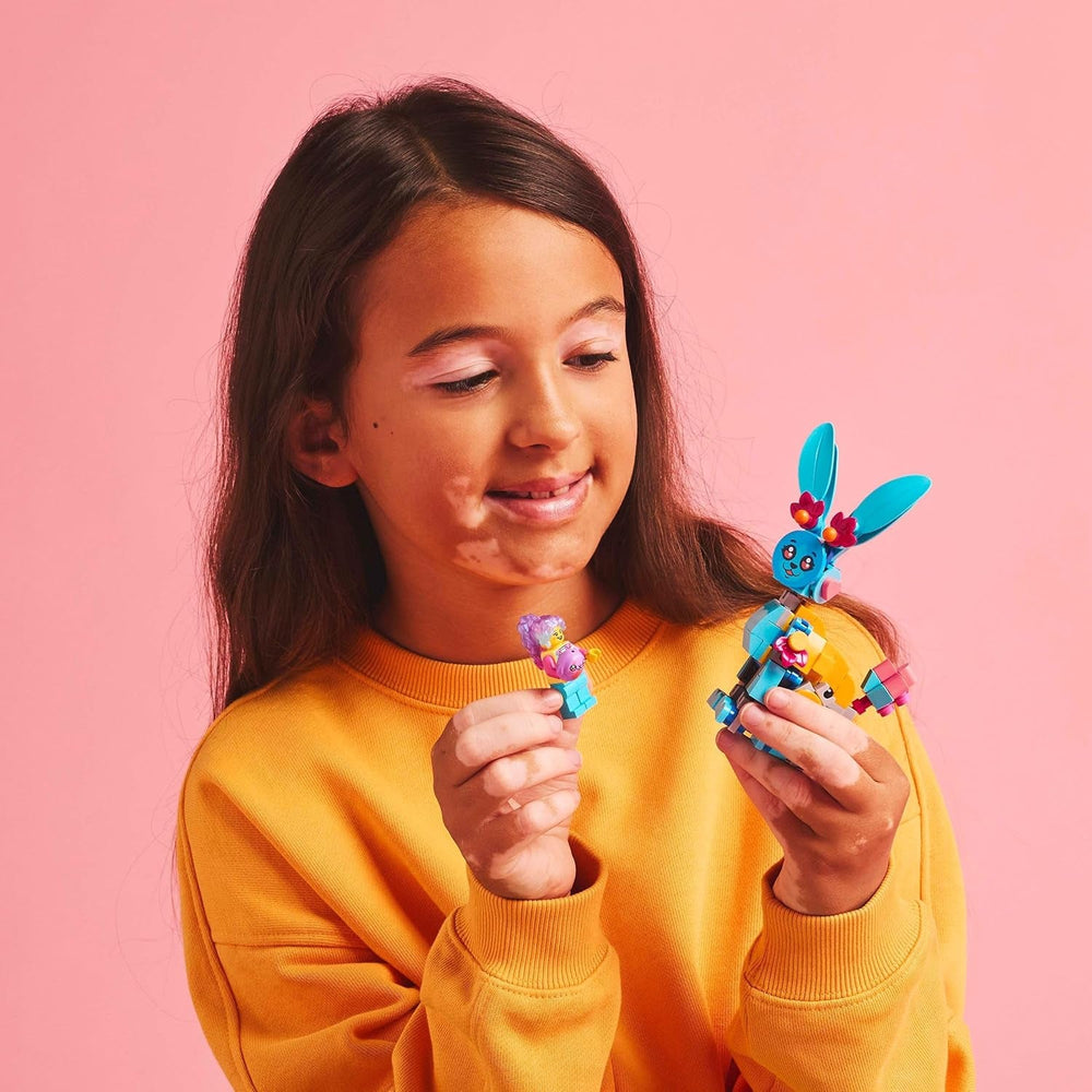 LEGO Dreamzzz Bunchus Avventure creative con animali Coniglietto giocattolo per bambini Set da gioco fantasy 20 in 1 con minifigure Izzie Regalo per ragazze e ragazzi di 7 anni 71488 Set da costruzione Besuche den LEGO-Store