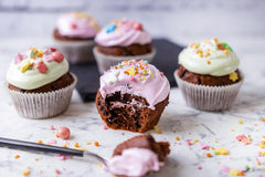 RUF Glutenfreie Muffins Schoko Mit Kakaoglasur, Backmischung Für Schokoladige American Style Muffins, Zöliakie Geeignet, Inkl. 12 Muffinförmchen Naty Shop