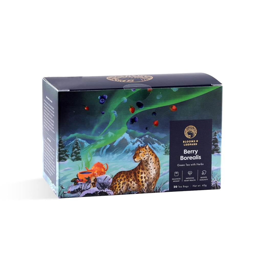 Blooms &amp; Leopard Premium Green Tea Bags – Amestec Berry Borealis cu hibiscus, afine, căpșuni și mentă verde – 20 pliculețe de ceai piramidale pentru ceai cald sau rece