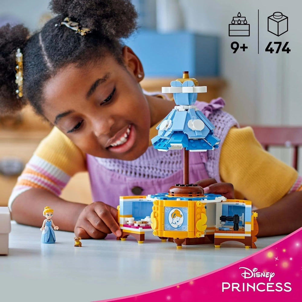 Vestito LEGO® Disney Princess Cenerentola, giocattolo per ragazzi e ragazze dai 9 anni - include una gruccia, una mini bambola di Cenerentola e una figura del topo - Creative Playset 43266 Set da costruzione Beuche den LEGO-Store