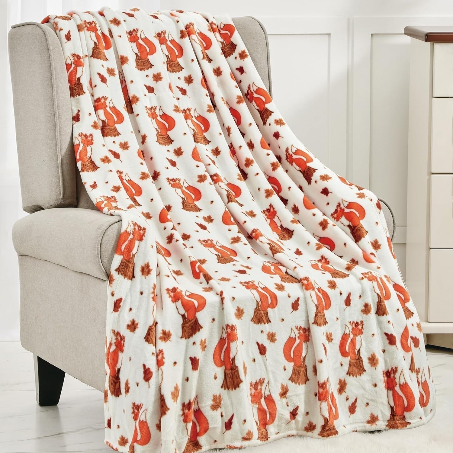 Coperta a tema Halloween leggera, elegante e confortevole, morbida, accogliente e felpata, perfetta per rilassarsi in questa stagione spettrale, 127 x 152,4 cm, letti e trapunte con teschio e ossa. Custodia elegante e confortevole Vixen 50 x 60