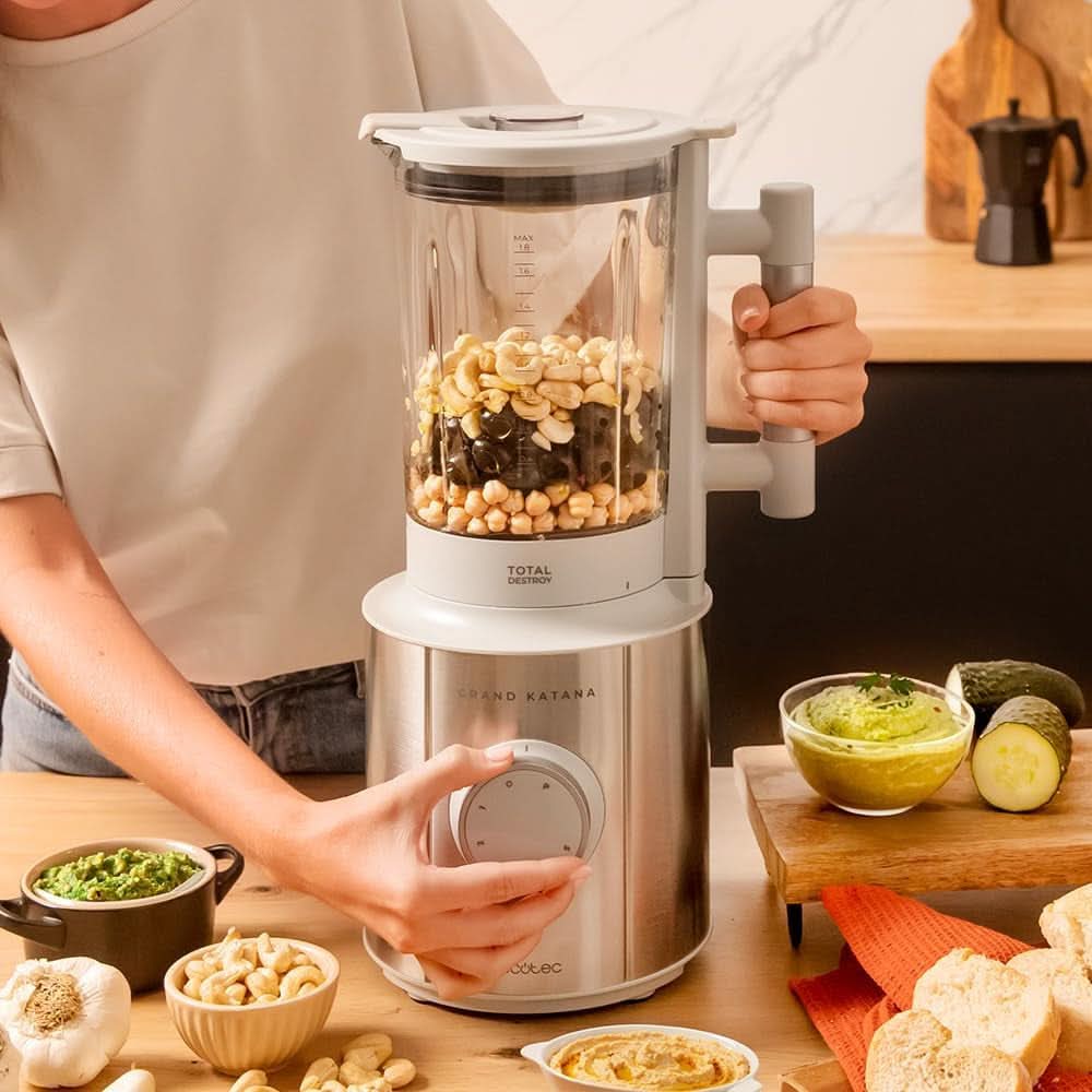 Cecotec Robot da cucina Grand Katana 2700MAX Total Destroy W. Maximalleistung 2700W, Gegenläufige Technologie, 8-Klingen-Messer Mit Schwarzer Titanbeschichtung, Thermoresistenter Krug 1.8L Mother and Child Naty Shop