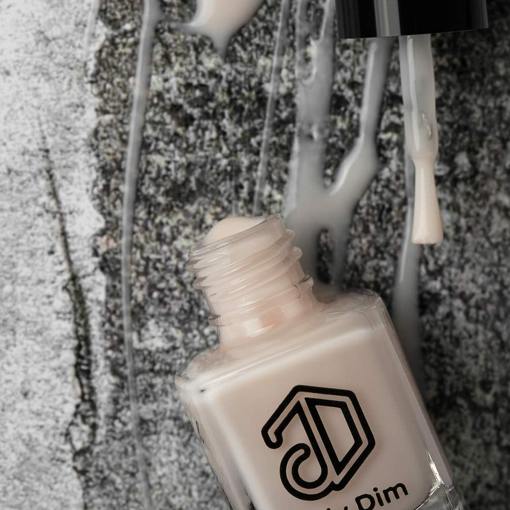 Jolly Dim di Inglot Nail Polish Crepe 2. Smalto per unghie con effetto lucido