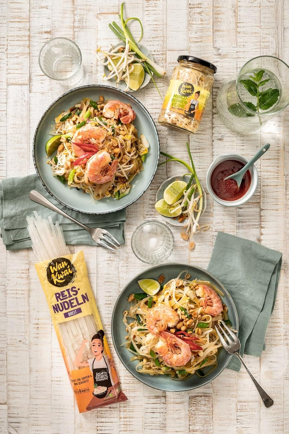 Wan Kwai Wide Rice Noodles 250g – Varietà autentica per Pad Thai, zuppe e altro ancora. Vegano e senza glutine. Pronto in 8 minuti.