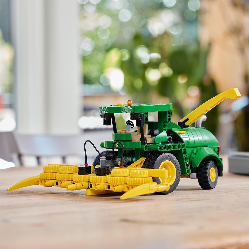 LEGO Technic John Deere 9700 Mietitrice giocattolo per bambini Trattore Fattoria Set Modello di veicolo con funzioni realistiche Regalo per ragazzi e ragazze 9 anni 42168 Set da costruzione Besuche den LEGO-Store