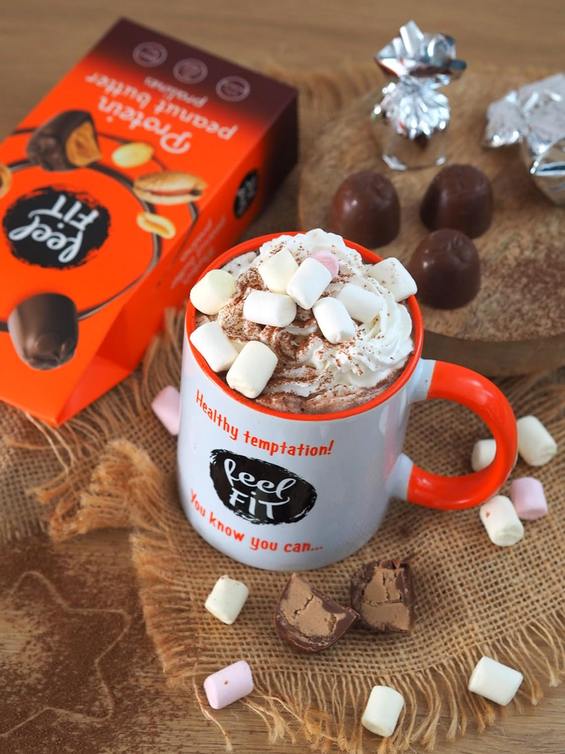 Feel FIT Praline proteiche al burro di arachidi in cioccolato al latte di alta qualità, senza zuccheri aggiunti, 17% di proteine, senza glutine 66 g (1 confezione)