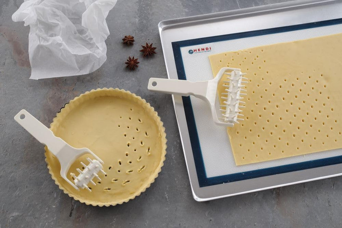 HENDI Stiproller, Stippwalzse, Teigigel, Teig Gitterschneider, für saftige Kuchen- und Gebäckböden sowie Pizzateig, 77x210mm, Polipropilene