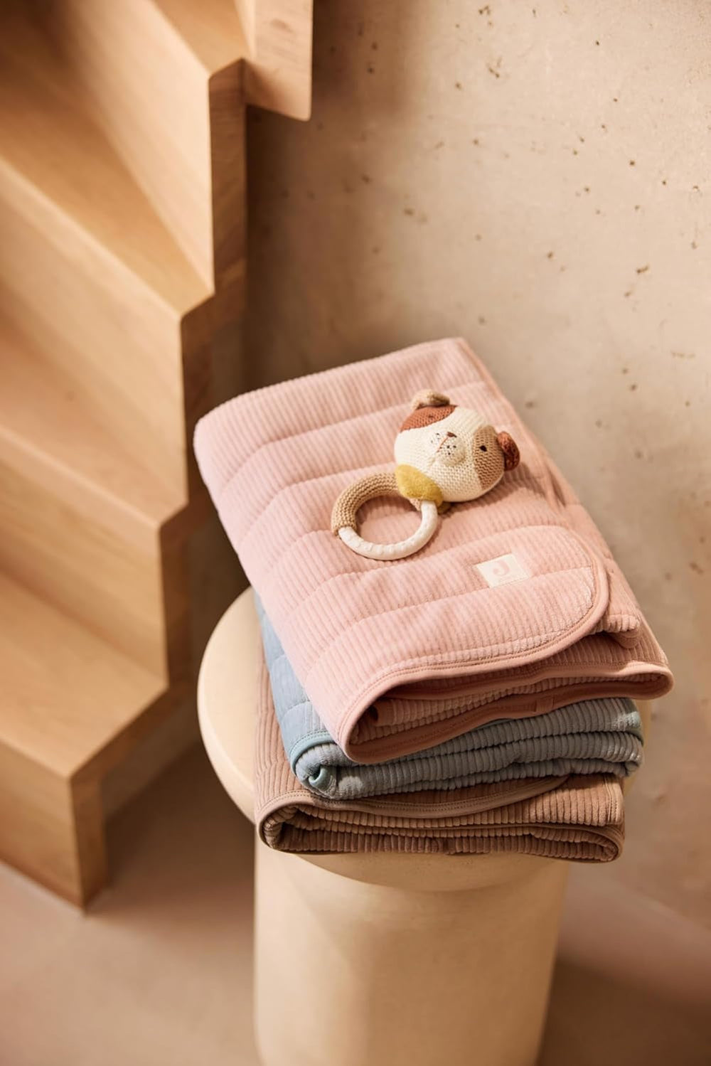 Inel de dentiție pentru bebeluși Jollein – Mick – Ajutor pentru dentiție – Fără BPA – Cap de câine tricotat – Inel de dentiție din silicon – Jucărie pentru bebeluși – Ameliorează durerile de dinți