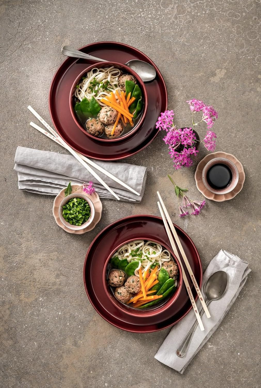 Wan Kwai Ramen Noodles 300g – Sapore autentico per la cucina asiatica. Versatile, veloce da preparare, ingredienti di alta qualità. Ideale per zuppe e piatti wok.