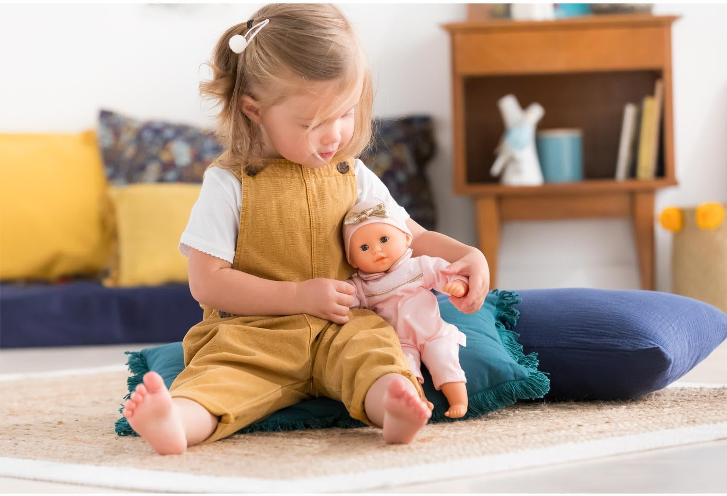 Corolle 9000100270 - Mon Premier Poupon Calin Manon, păpușă franceză cu talisman și parfum de vanilie