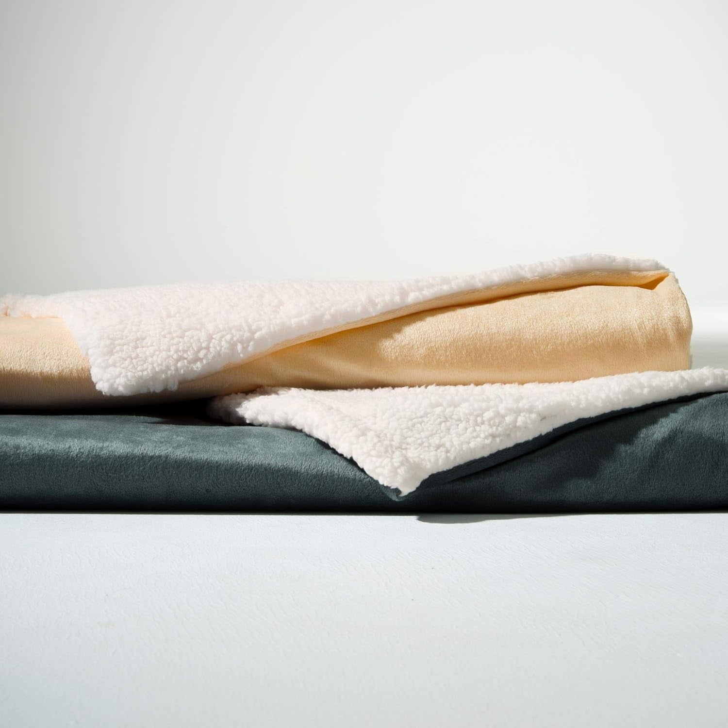 Aqua-Textil Soffice coperta 150 x 200 cm Grigio Bianco Melange Coperta TV in peluche Copriletto Sherpa Fleece Oeko-Tex Ottawa Letti e coperte Besuche den aqua-textil-Store Grey Nicki Bedding 200 X 220 cm