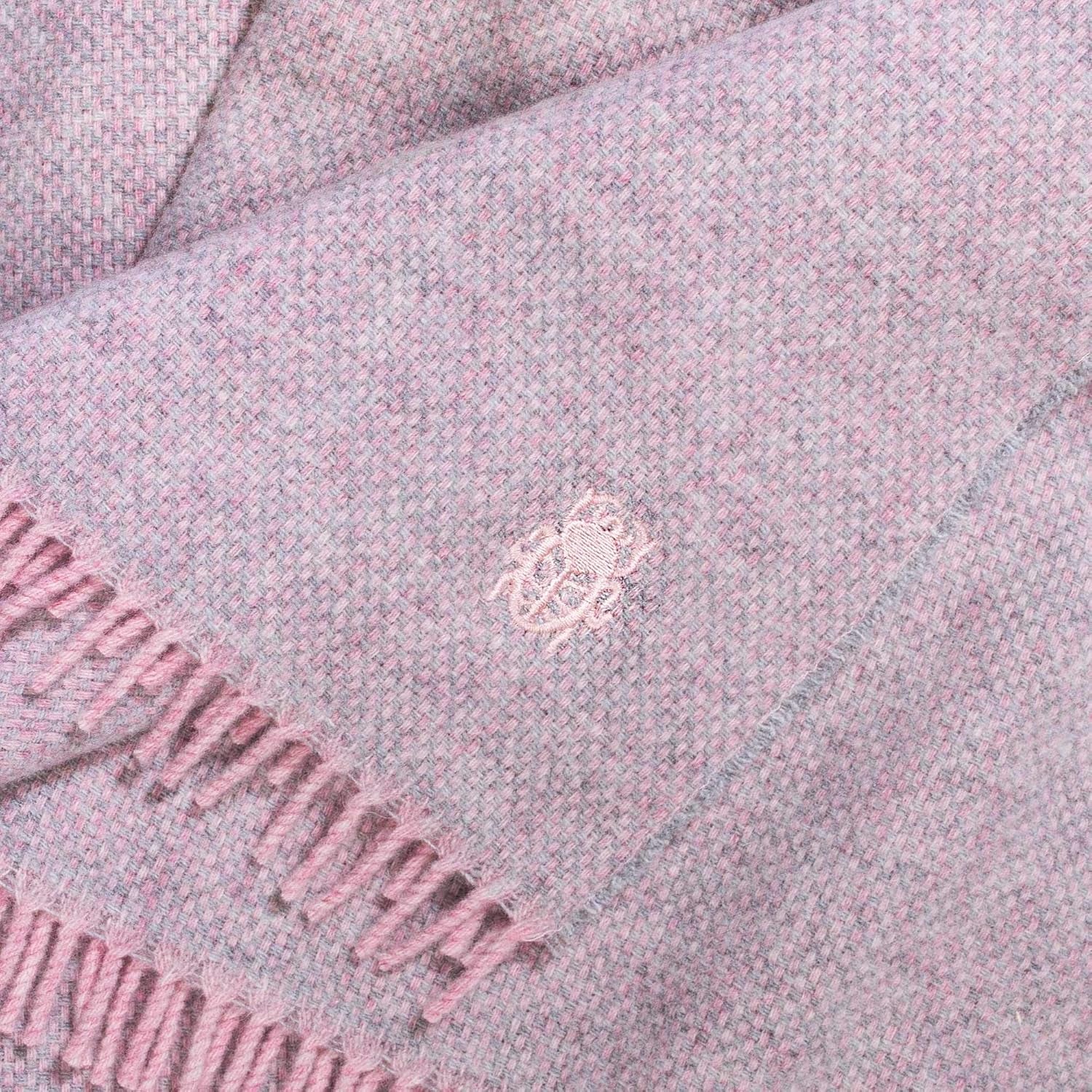 Coperta Must Relax - Coperta in lana - Plaid in pura lana vergine di alta qualità con frange - 130X190 Cm - 310 Rosa - Da "Zoeppritz since 1828" Letti e Coperte 'zoeppritz since 1828'