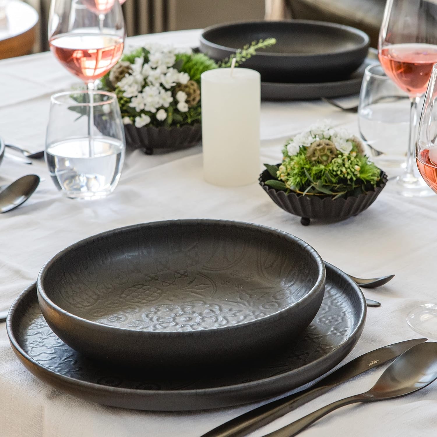 MÄSER 934064 Serie Tiles Modernes Vintage Geschirr Set Für 2 Personen in Maurischem Design Mit Mattglasur, 8-Teiliges Tafelservice Mit Tellern und Schalen Aus Hochwertiger Keramik, Steinzeug, Schwarz Set di stoviglie Naty Shop