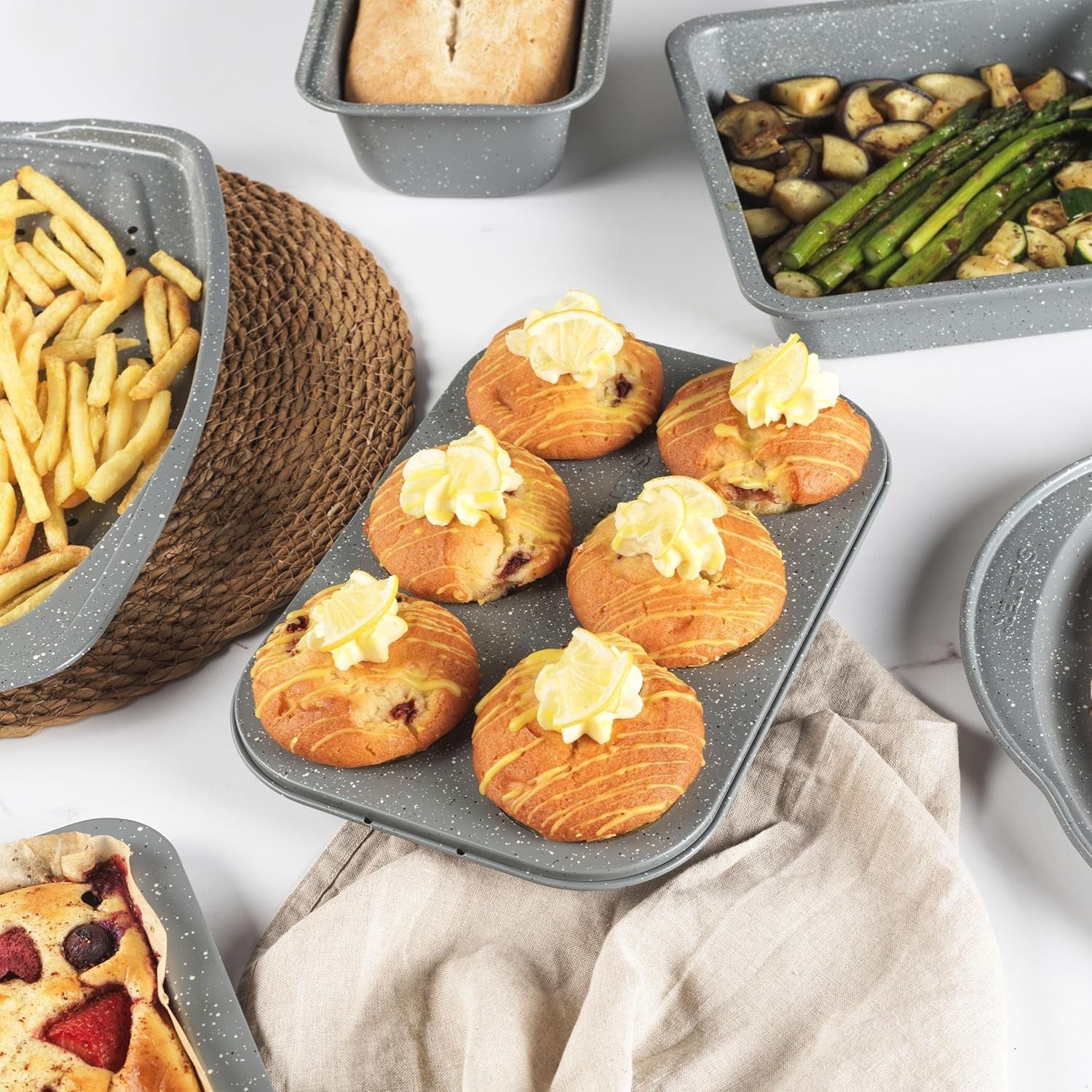 Saltatore, teglie, varie forme e dimensioni, Stampi e teglie grigie Naty Shop