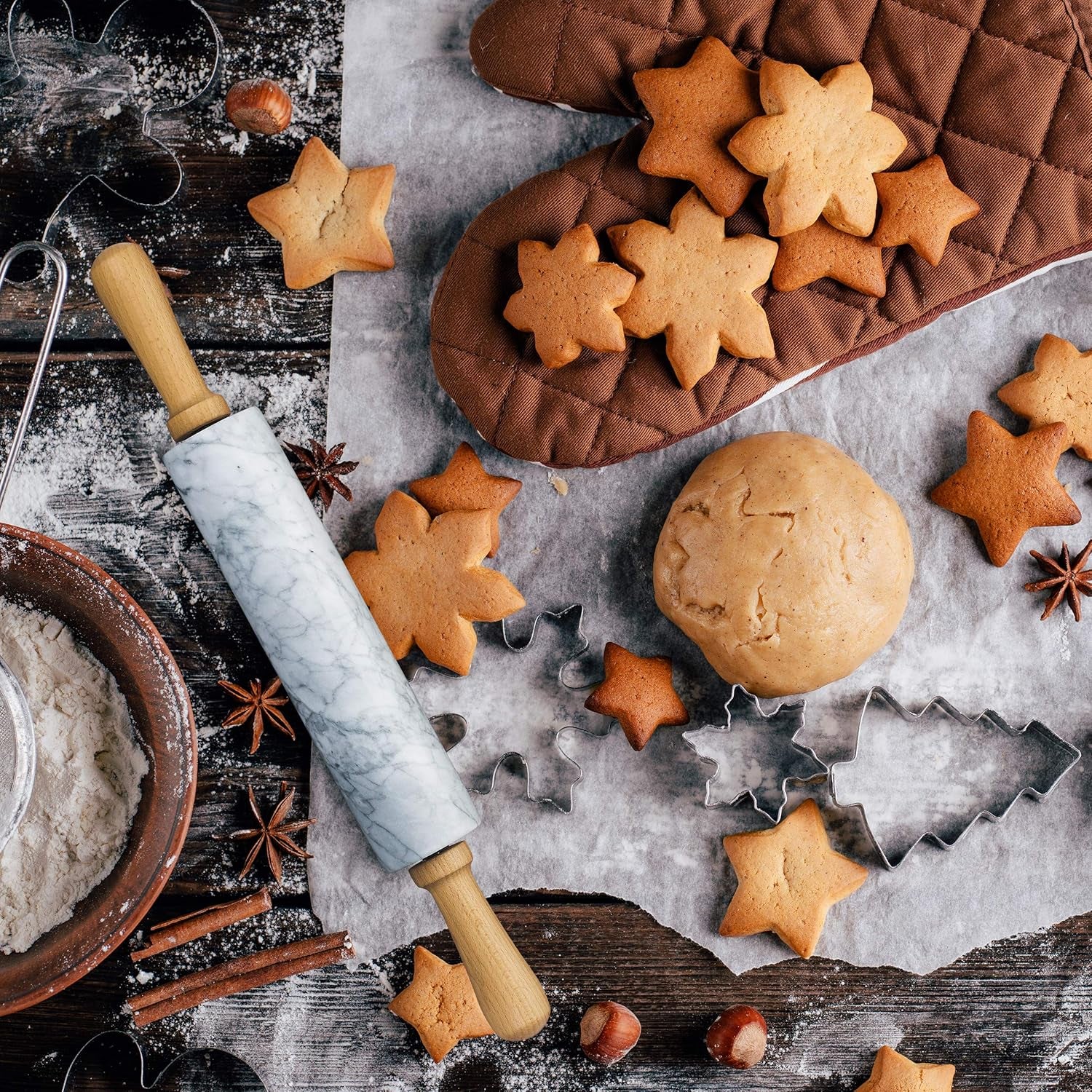 Relaxdays Nudelholz Marmor, Griffe aus Holz, Teigroller zum Kochen & Backen, mit Ablage, 48 cm, schwere Backrolle, bianco