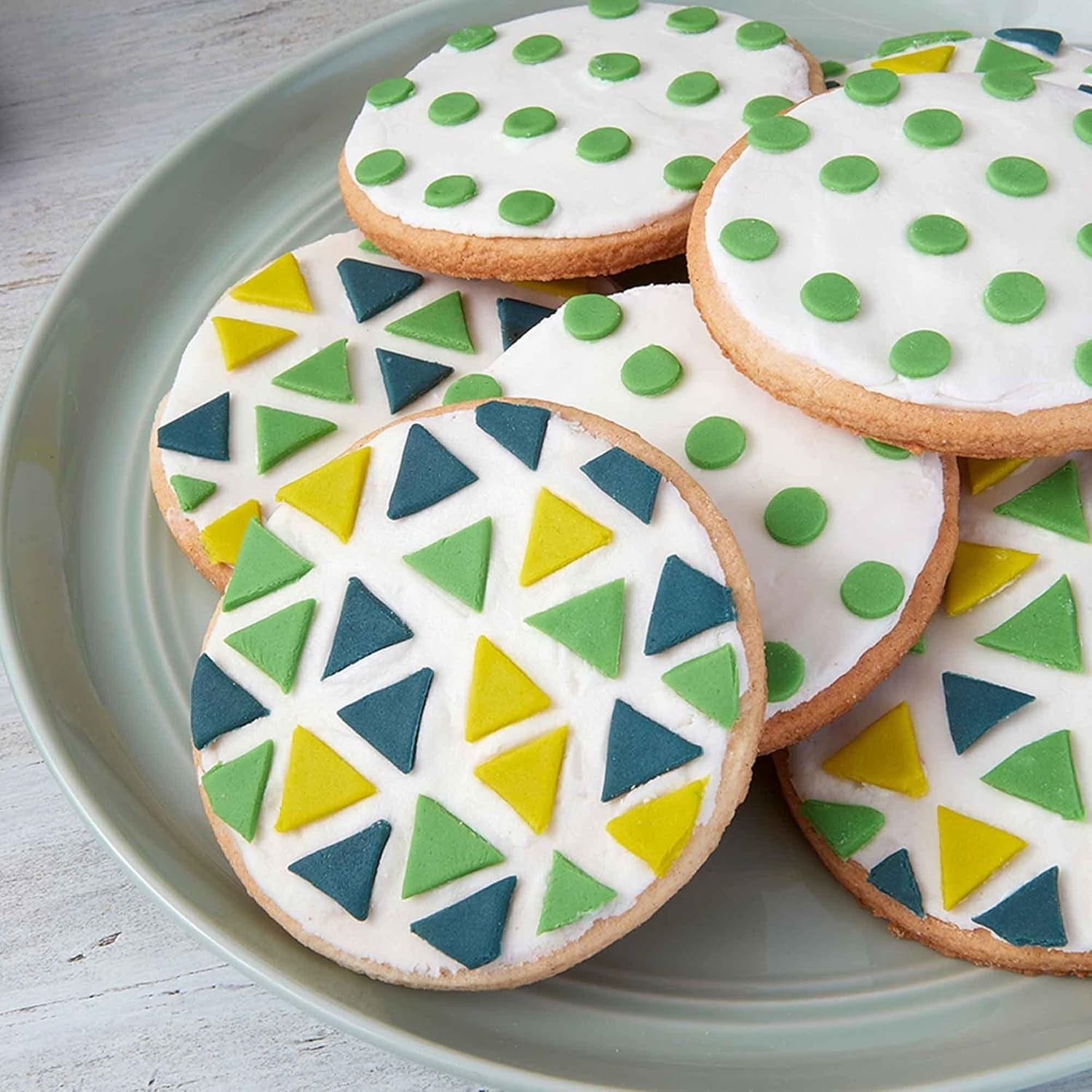 Wilton Circles Nesting Metal Cutter, 4 bucăți: Forme rotunde pentru fursecuri, Forme pentru fursecuri, Forme din plastic pentru copt în bucătărie, DIY, pentru decuparea aluatului de fursecuri și a fondantului