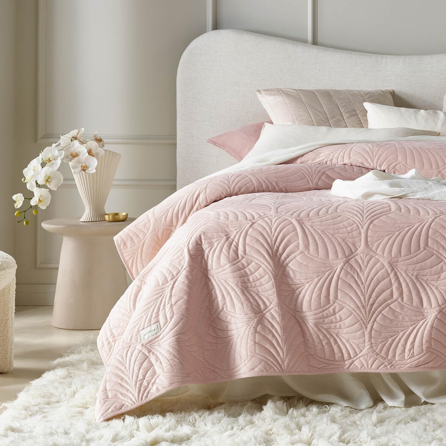 ROOM99 Feel Elegante copriletto beige 220 x 240 cm Copriletto versatile come copriletto o divano Coperta per letto e divano Stile coperta Ideale come copriletto Velluto Letti e coperte in velluto Beuche den ROOM99-Store Rosa cipria 240X260