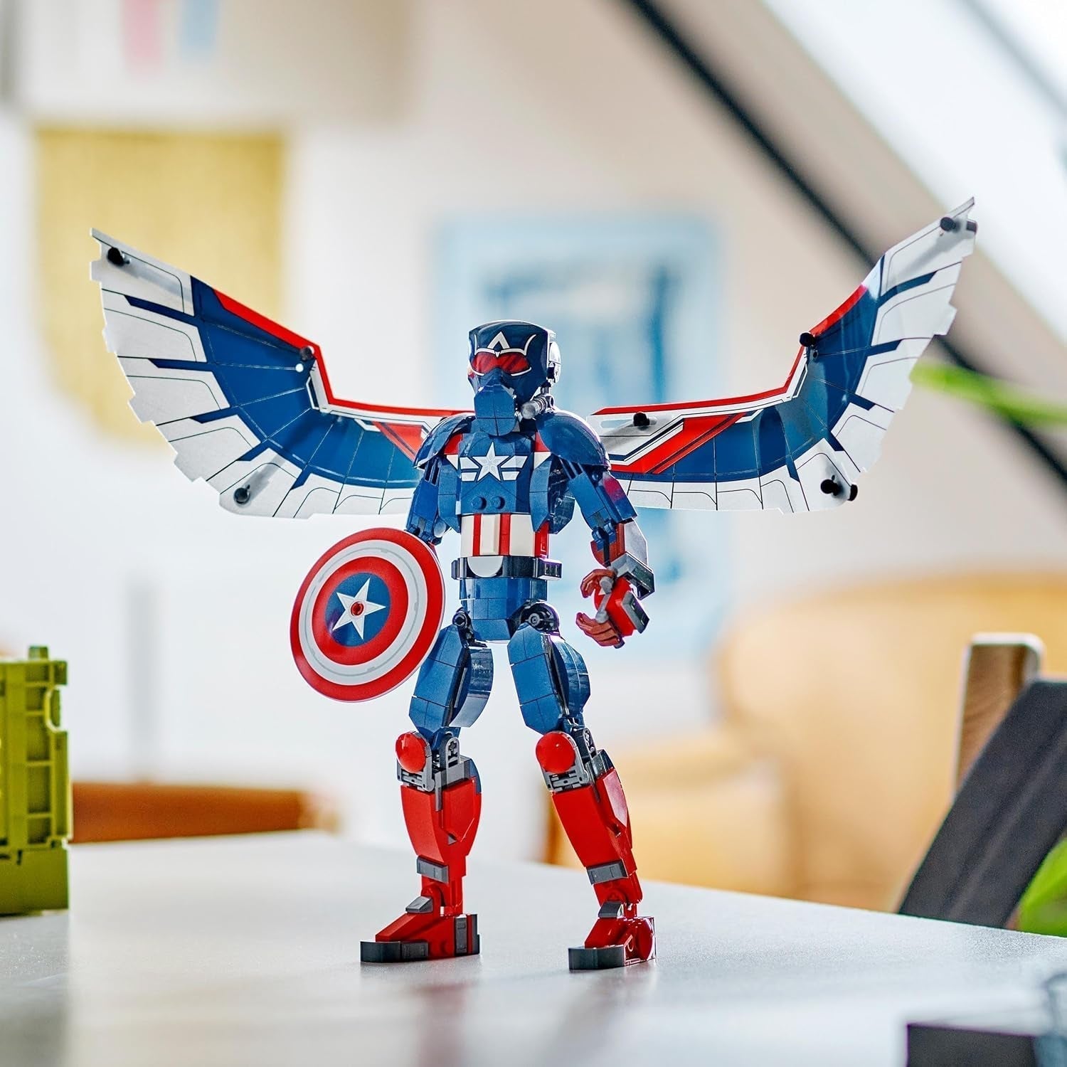 LEGO Marvel New Captain America Building Figure, jucărie cu supereroi pentru copii, model construibil și minifigurină, set de construit și jucat, cadou pentru băieți și fete de la 8 ani 76296 Seturi de constructie Besuche den LEGO-Store