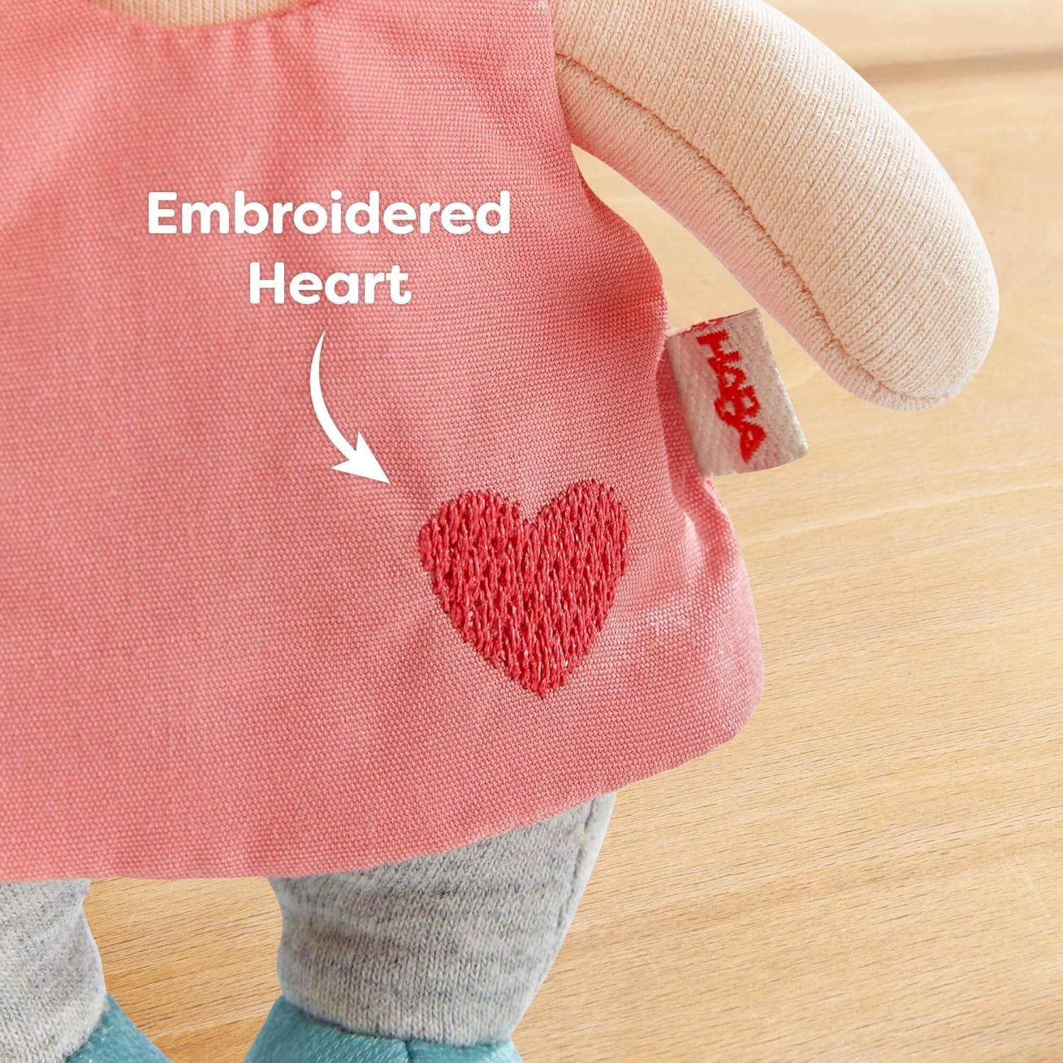 HABA Îngerul Păzitor Lore – Păpușă din material textil pufoasă (15 cm), cadou perfect de bun venit pentru bebeluși și copii mici – Lavabilă la 30 °C – 2011870001