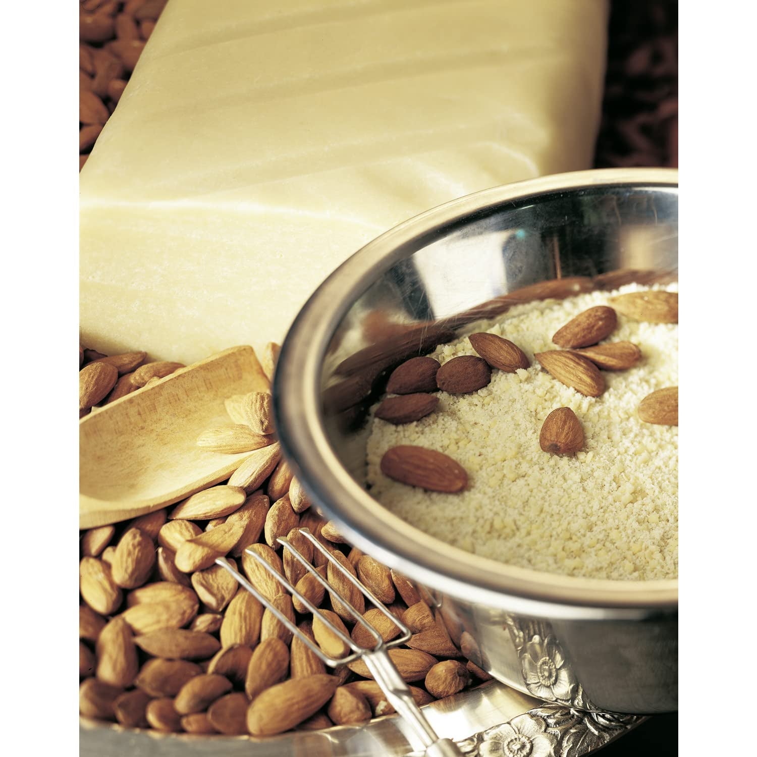 Rebel, Duet Mozart Kugeln, confezione da 2, palline di Mozart al cioccolato fondente ripiene di pistacchio e marzapane, mandorle e torrone alle nocciole, 40g (2 palline di Mozart)