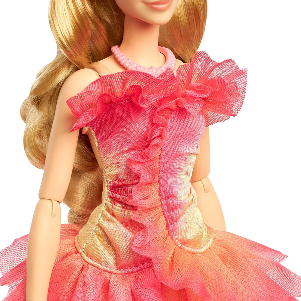 Păpușă de modă Mattel Wicked Glinda și accesorii cu păr blond, diverse poziții posibile și aspect de rochie de bal detașabilă, HXT63
