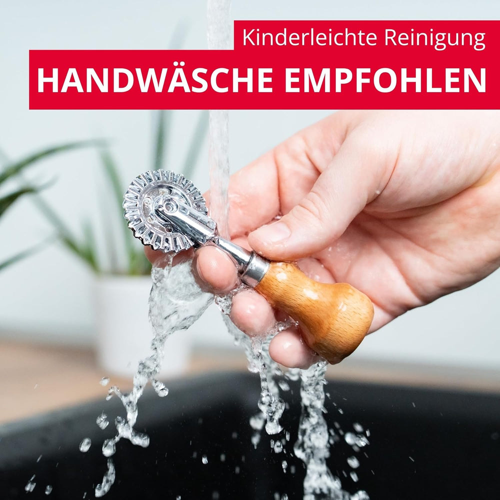 Roată de patiserie/tăietoare de ravioli Westmark Sofia – Roată de patiserie practică pentru tăierea pastelor și aluatului de casă, roată ø 39 mm – Zinc, lemn de fag