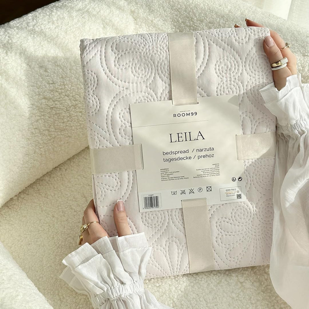 ROOM99 Leila Elegante copriletto color crema 240 x 260 cm Copriletto versatile come copriletto o copridivano Coperta per letto e divano Stile coperta Ideale come copriletto Letti e coperte Beuche den ROOM99-Store