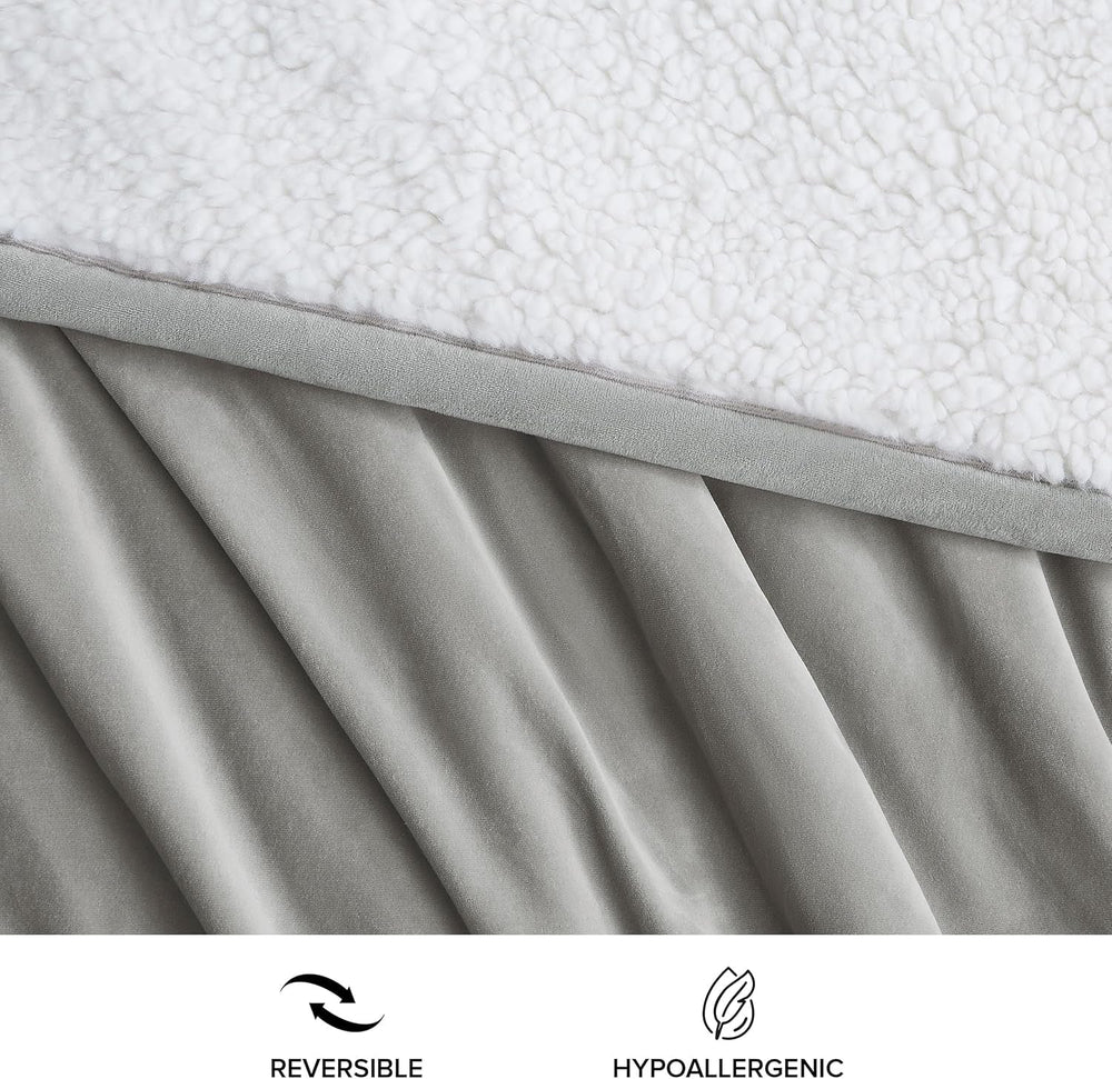 UGG 01465 Bliss Sherpa Coperta da tiro Completamente reversibile per divano o letto Lavabile in lavatrice Facile da pulire Coperte di lusso di grandi dimensioni in morbido peluche 178 x 127 cm Seal Naty Shop Piumini e trapunte