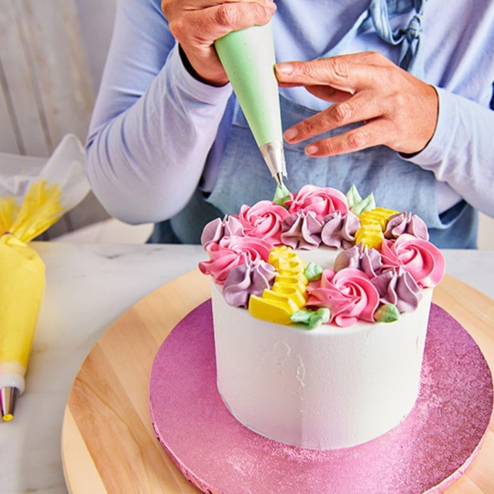 Funcakes Mix Per Enchanted Cream®: Einfach Zu Berübenende, Sehr Leichte Und Flauschige Schneeweiße Creme, Perfekt Zum Füllen Und Abdecken Von Kuchen Oder Als Belag Für Cupcakes, Halal., 900 G Mix per cuocere e cucinare Naty Shop