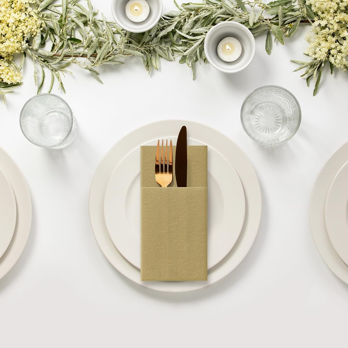 PAW - Șervețele pentru tacâmuri Airlaid - asemănătoare cu țesătura (pliere de 1/8) | 25 bucăți | Ideal pentru nunți, botezuri, comuniuni, zile de naștere | Saci de șervețele pentru tacâmuri | Monocolor, auriu