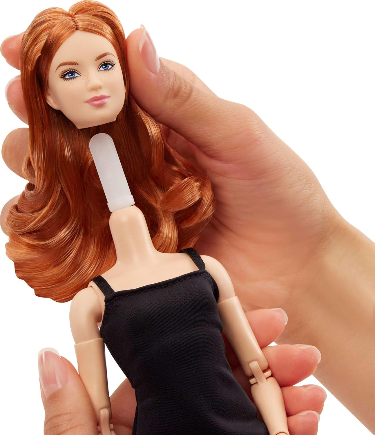 Mattel Barbie Basics Model 4, păpușă de colecție cu bucle roșii, rochie mini neagră și cizme, modă universală, corp mic mobil și cap interschimbabil, JBH74 Papusi Naty Shop