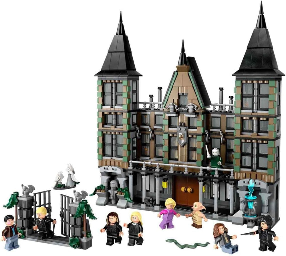 LEGO Harry Potter Tenuta di campagna della famiglia Malfoy, fantastico giocattolo da collezionare ed esporre, regalo per ragazzi, ragazze e fan del mondo magico, idea regalo con 9 minifigure 76453 Set da costruzione Besuche den LEGO-Store