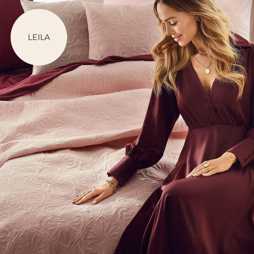 ROOM99 Leila Elegante copriletto color crema 240 x 260 cm Copriletto versatile come copriletto o copridivano Coperta per letto e divano Stile coperta Ideale come copriletto Letti e coperte Beuche den ROOM99-Store