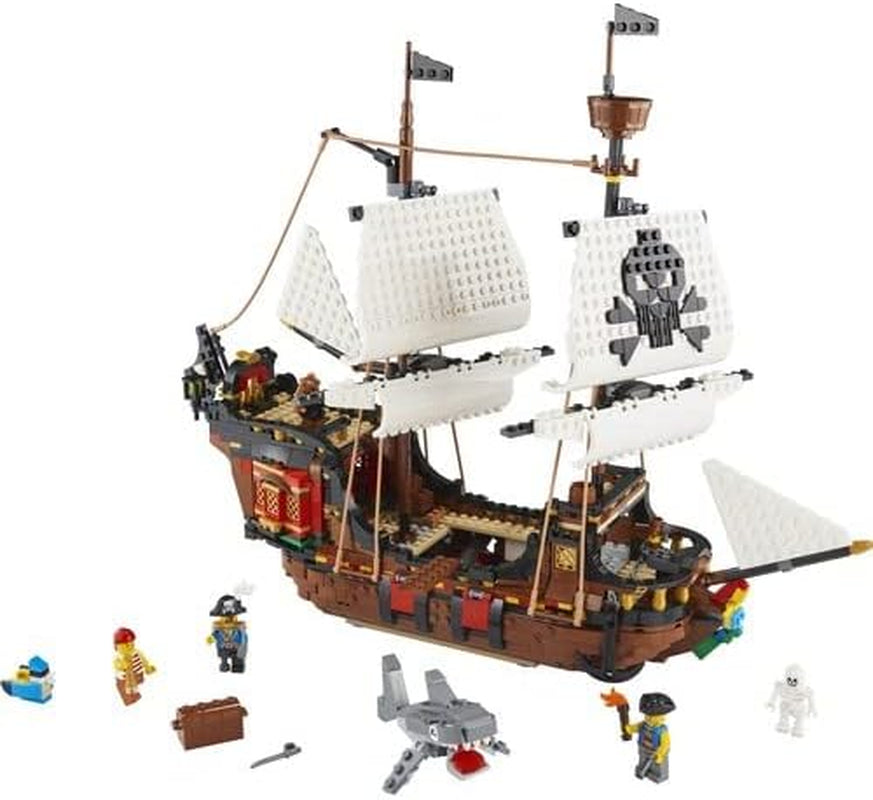 Set nave pirata 3-in-1 LEGO Creator, giocattolo con 3 opzioni di costruzione, costruisci una taverna dei pirati o un'isola dei pirati con teschi, include 3 minifigure di avventura di gioco di ruolo 31109 Set di costruzione Besuche den LEGO-Store