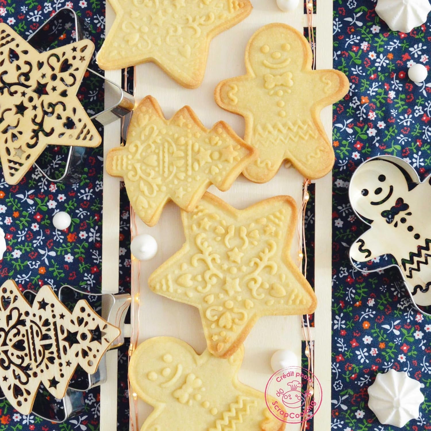 Set de copt SCRAP COOKING 2093 cu tăietor de pisici din oțel inoxidabil și aparat de vafe din lemn, potrivit pentru contactul cu alimentele, Crăciun