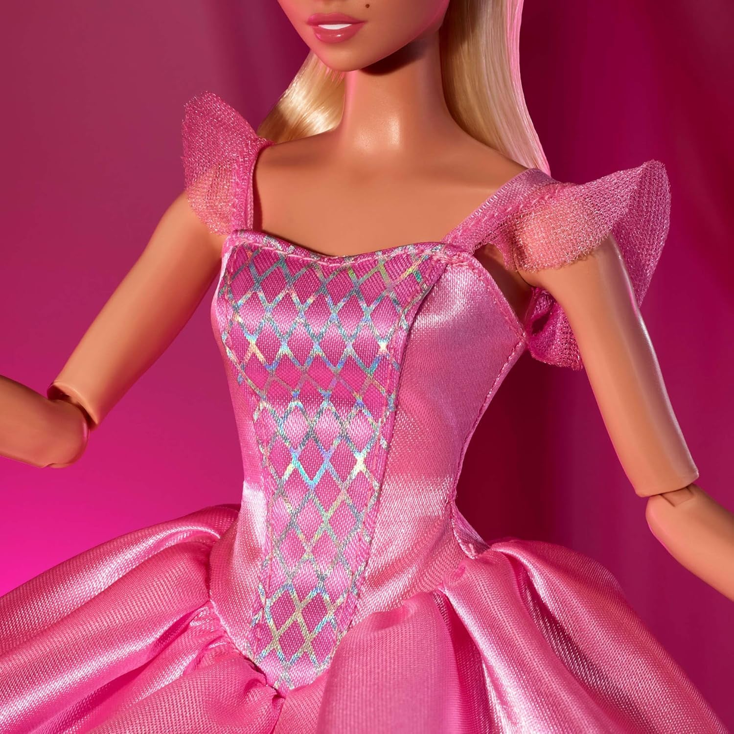Păpușa Barbie Signature Ballet Wishes, păpușă la modă de colecție, în tutu de mătase roz, cu păr blond și ambalaj cadou, JBJ10