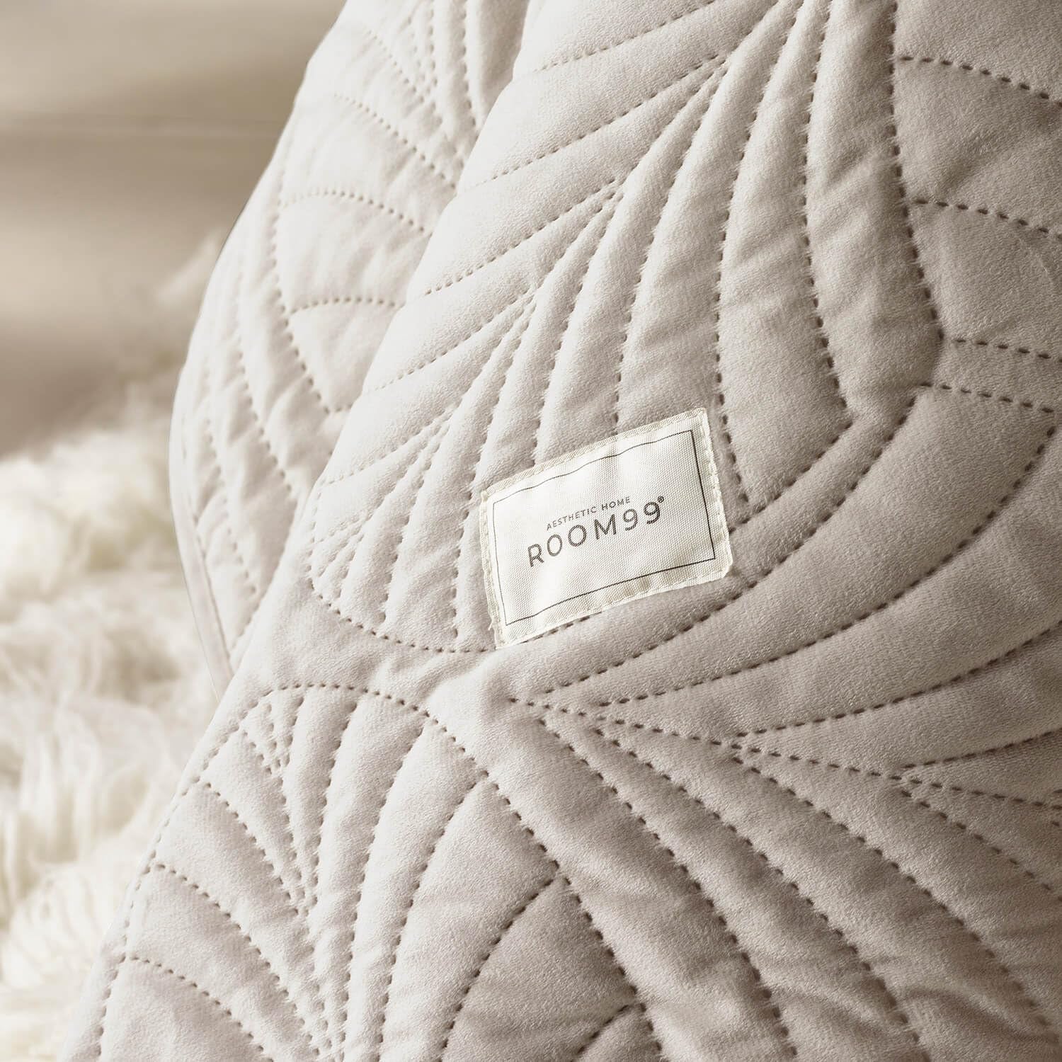 ROOM99 Feel Elegante copriletto in beige 220 x 240 cm Copriletto versatile come copriletto o divano Coperta per letto e divano Stile coperta Ideale come copriletto Velluto Letti e coperte in velluto Besuche den ROOM99-Store