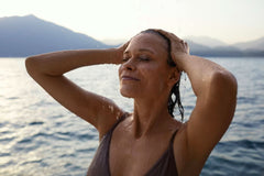 Kneipp Aroma, bagnoschiuma aromatico con estratti naturali di mirtillo, malva e olio naturale nutriente, 200 ml Bagno e doccia Naty Shop