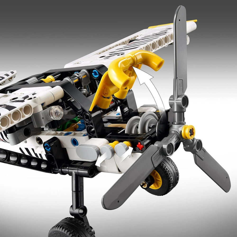 LEGO Technic Aeroplano a elica Giocattolo da costruzione per bambini Regalo per ragazzi e ragazze 8 anni Motore a pistoni a 4 cilindri Modello di aeroplano a elica rotante 42198 Set da costruzione Acquista dal negozio LEGO