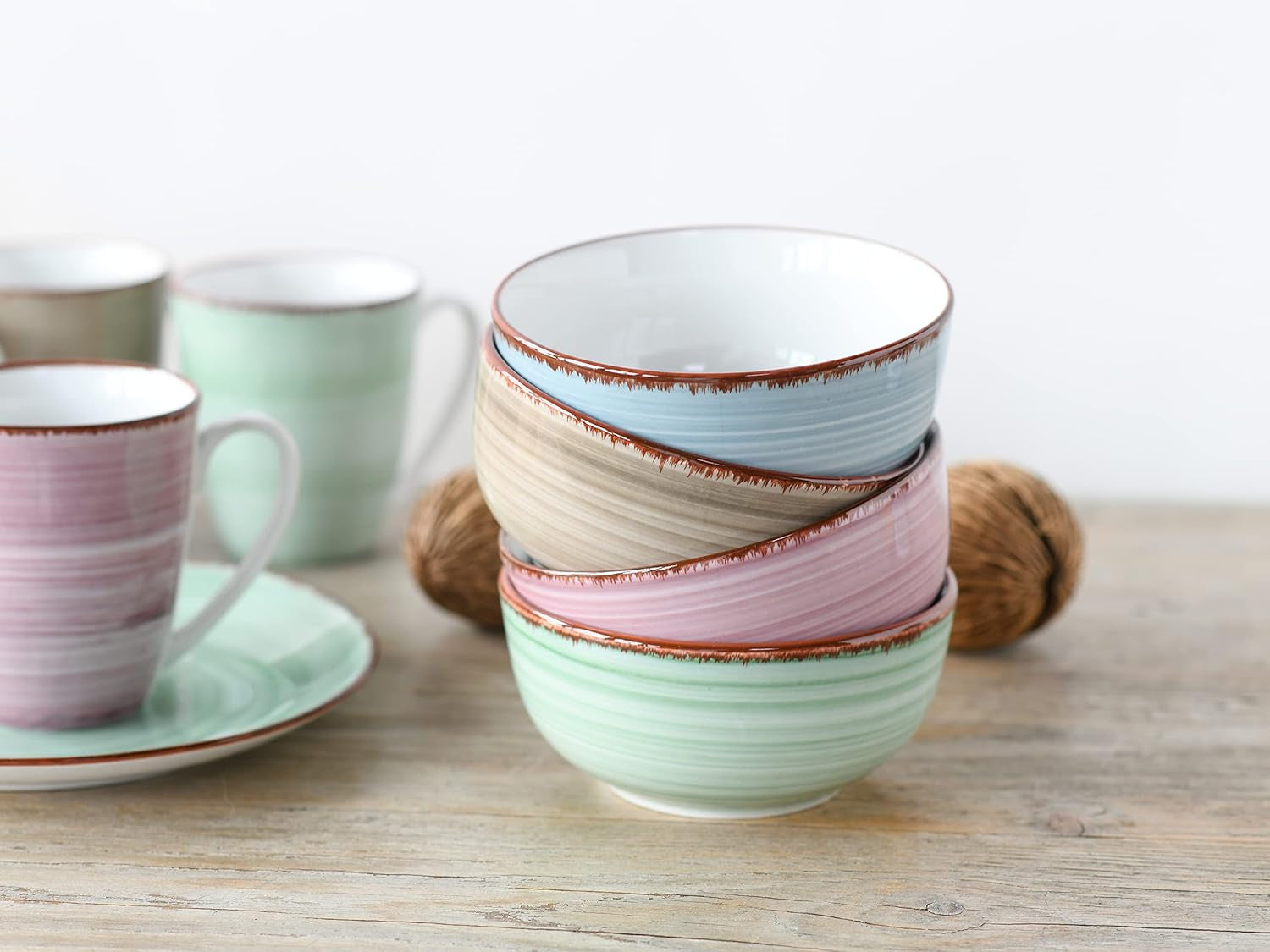 CreaTable, 22582, seria SAMBA, set de veselă cu 16 piese pentru 4 persoane, serviciu combinat din porțelan, potrivit pentru mașina de spălat vase și cuptorul cu microunde, producție de calitate