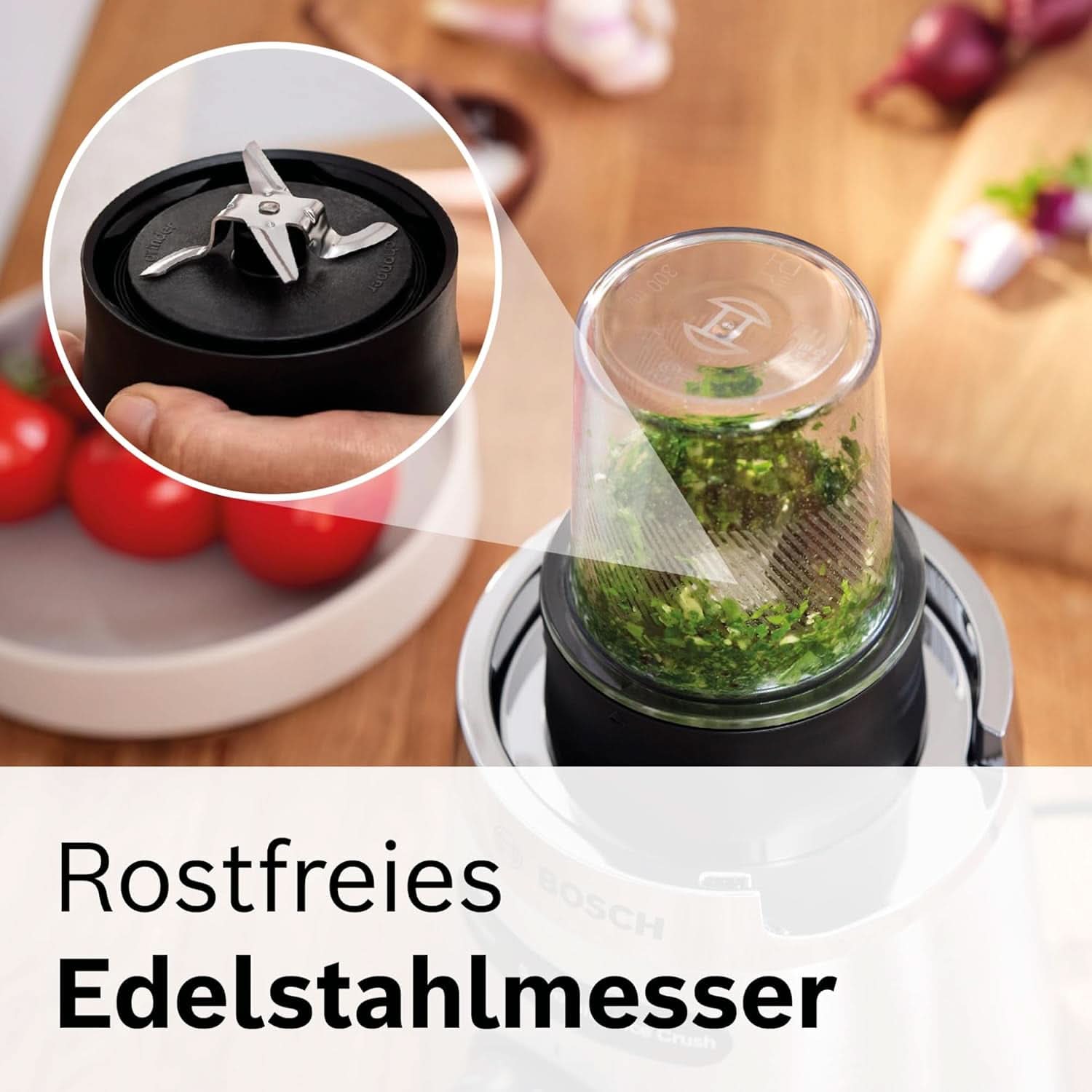 Robot da cucina Bosch Vitapower Serie 4 MMB6177S, Edelstahl-Klingen Made in Germany, bicchiere in vetro Thermosafe da 1,5 l, fiaschetta To-Go da 0,6 l, stopfer, zerkleinerer universale, 30.000 giri/min, 1200 W, Argento Kitchen Naty Shop