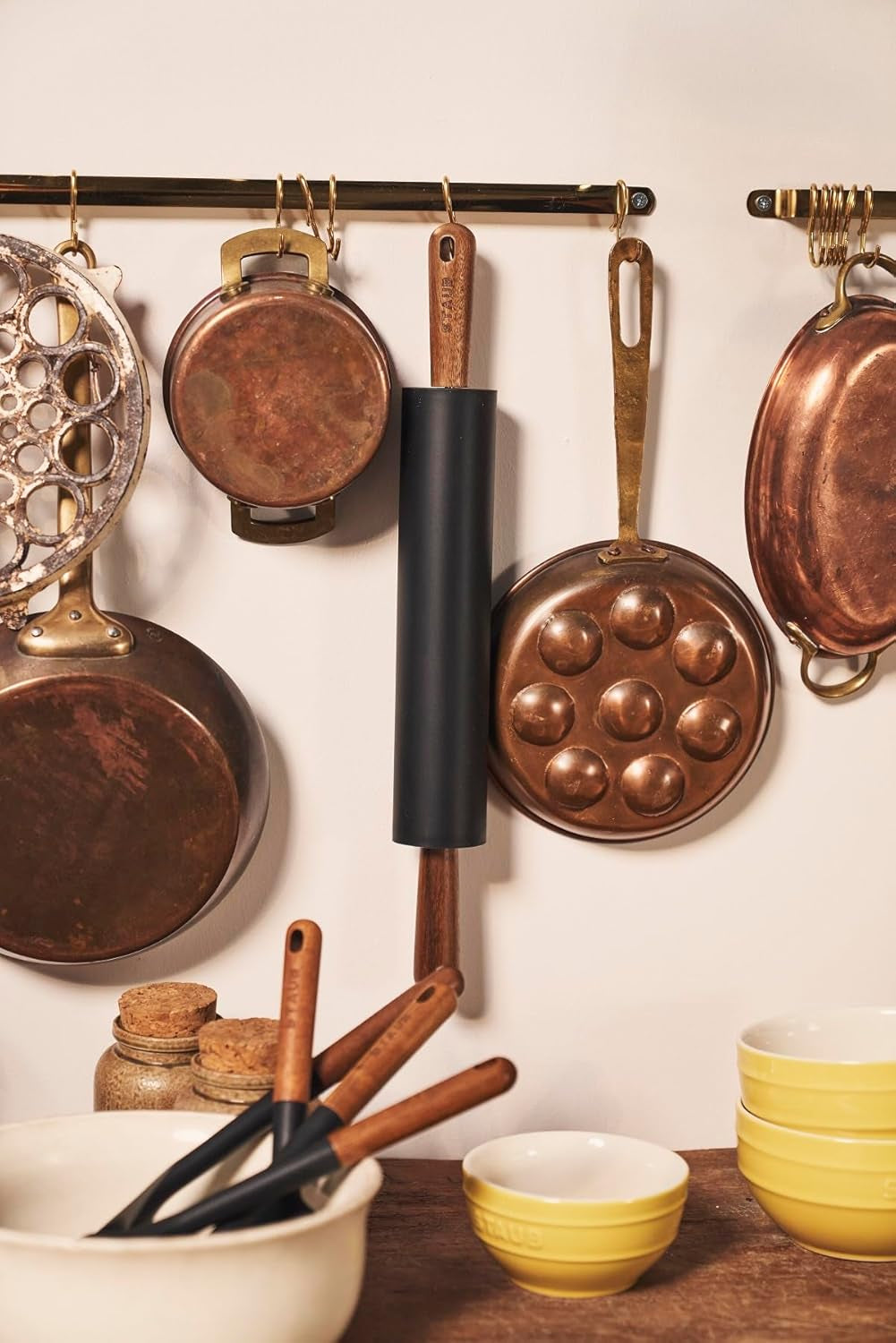 STAUB Teigroller, Nudelholz, Länge: 45 cm, Rollbreite: 26 cm, Schwarzes BPA-free Silikon und Akazienholz, Ergonomischer Griff, Schwarzes und Braun