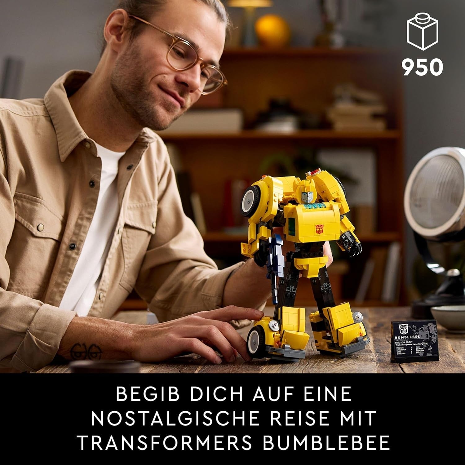 LEGO Icons Transformers Bumblebee, action figure robot da collezione per adulti, set da costruzione cinematografico per fan di fantascienza, trasformabile in un'auto, giocattolo avventuroso 10338 Set da costruzione Besuche den LEGO-Store