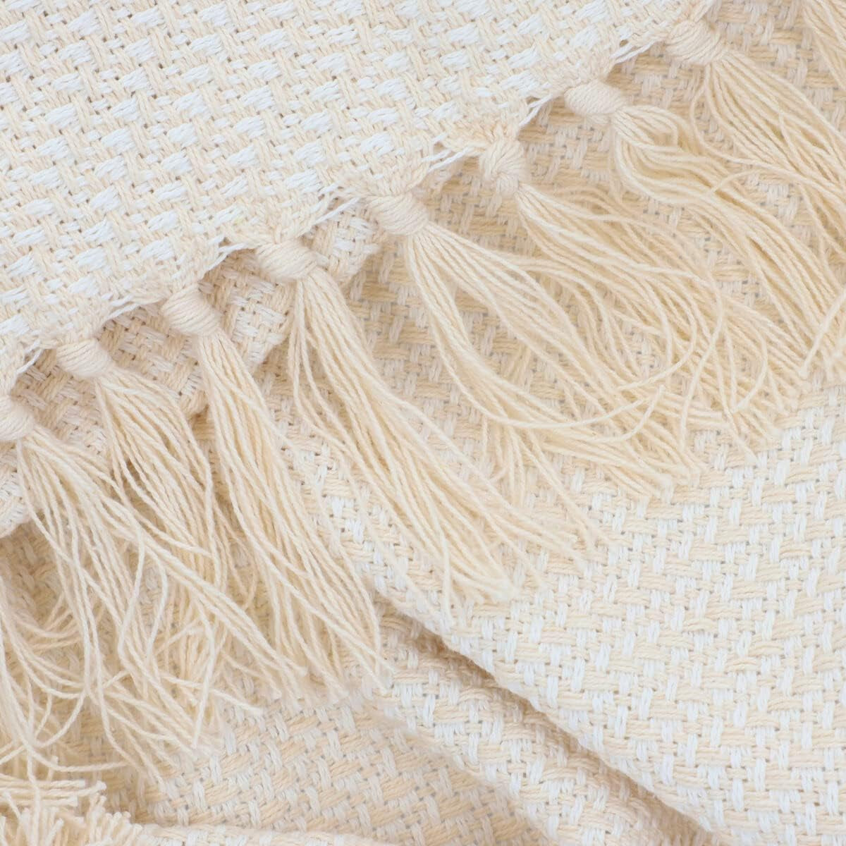 HOMLA Morris Plaid Coperta in cotone con frange - Coperta morbida e confortevole Coperta in cotone - tessuto pregiato 130 X 170 cm Ecru Letti e coperte Besuche den HOMLA-Store