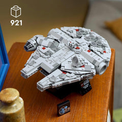 LEGO Star Wars Millennium Falcon 25° anniversario Set per adulti Nave costruibile Una nuova speranza Kit modello di astronave da collezione Regali per uomini e donne 75375 Set di costruzione Acquista il negozio LEGO