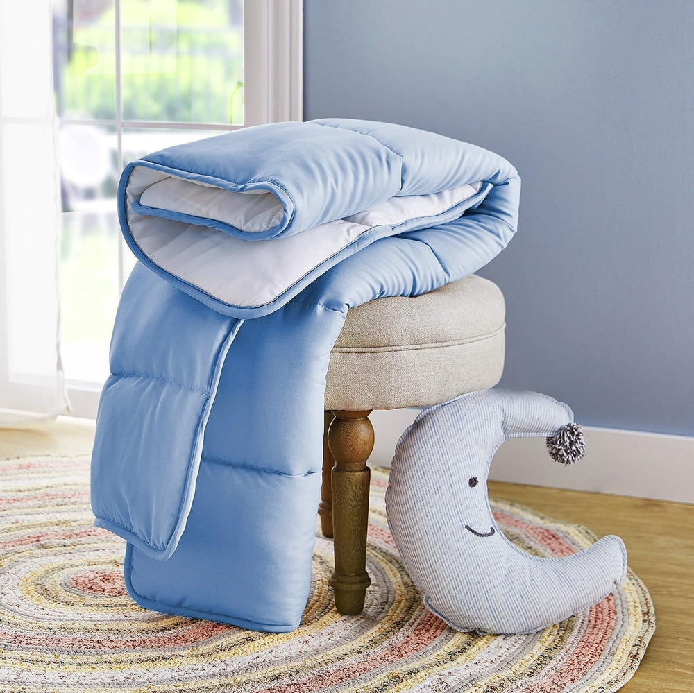 Pikolin Home - Piumino reversibile 300 G - Imbottitura nordica bicolore - Per lettino 60 - Imbottitura in piuma, calda, traspirante, blu/bianco, 100 X 120 cm Trapunte e trapunte Naty Shop