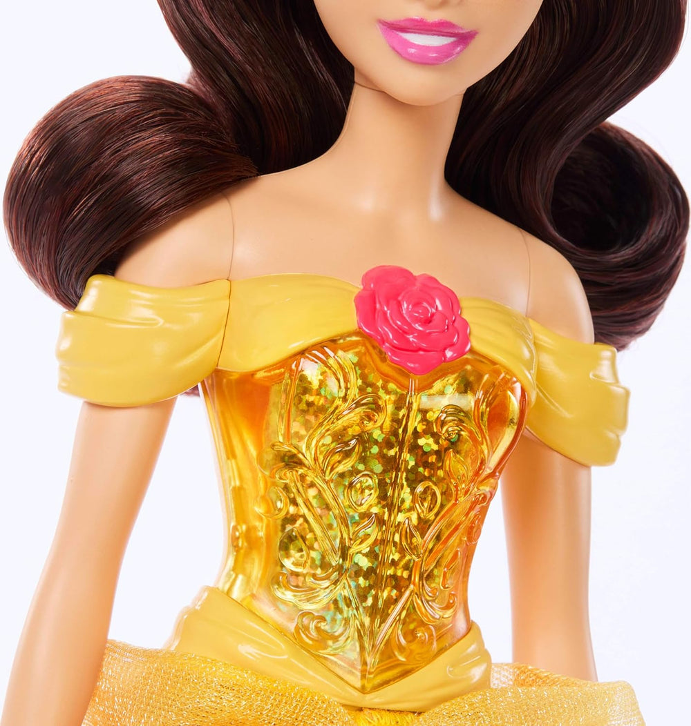 Jucărie Mattel Disney Princess, Păpușă la modă Belle articulată cu haine și accesorii strălucitoare, inspirată din filmul Disney, cadou pentru copii, HLW11