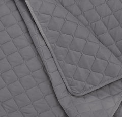 Piumino oversize Amazon Basics con rilievo, 170 X 210 cm, motivo a rombi grigio scuro Letti e coperte Richiedi il negozio Amazon Basics